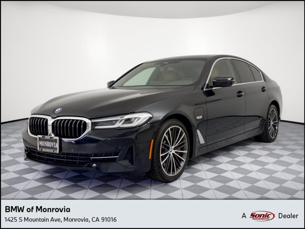 2023 BMW 5 Series 530e — photo 1 of 32