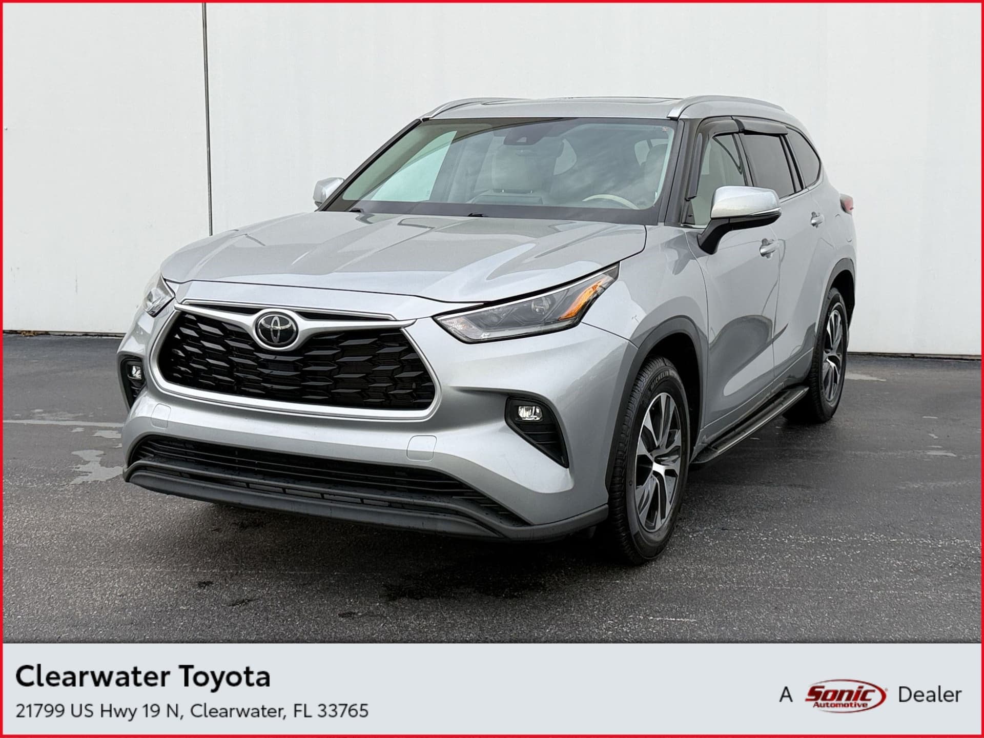 2021 Toyota Highlander XLE — photo 1 of 36