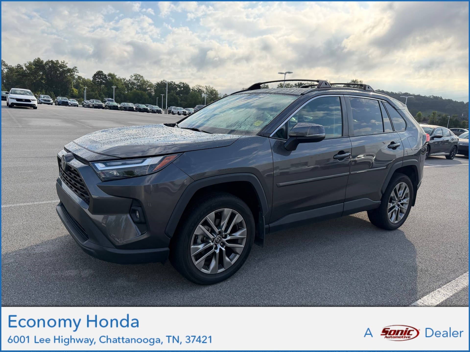 2022 Toyota RAV4 XLE Premium — photo 1 of 10