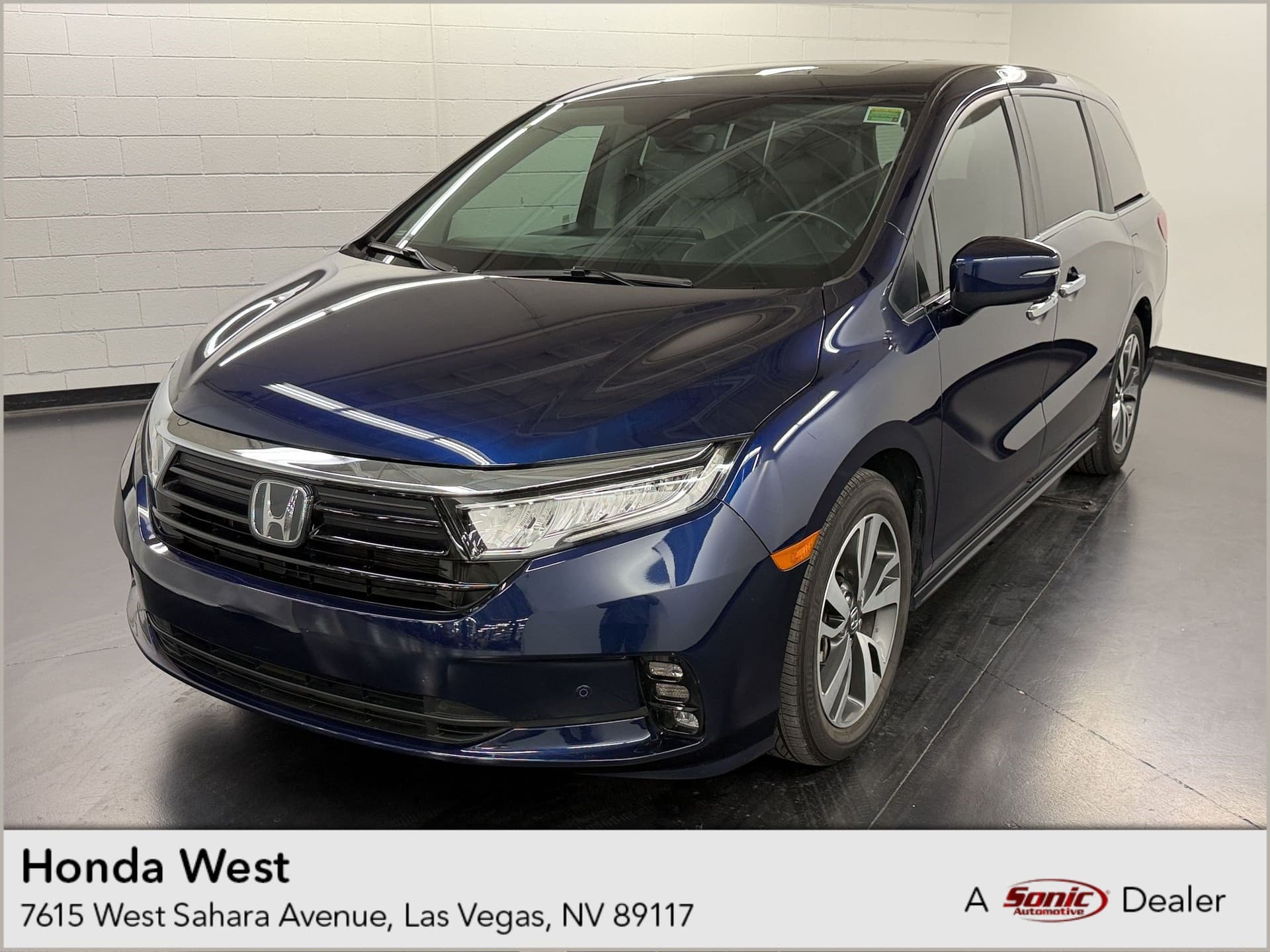 2023 Honda Odyssey Touring — photo 1 of 31