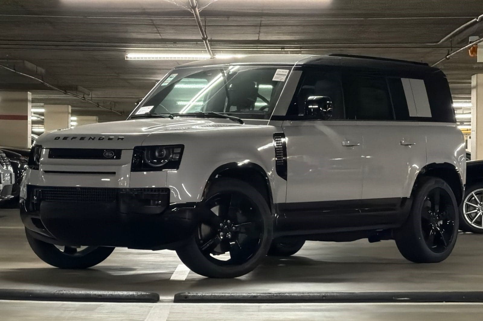 2026 Land Rover Defender 110 X-Dynamic SE — photo 1 of 29