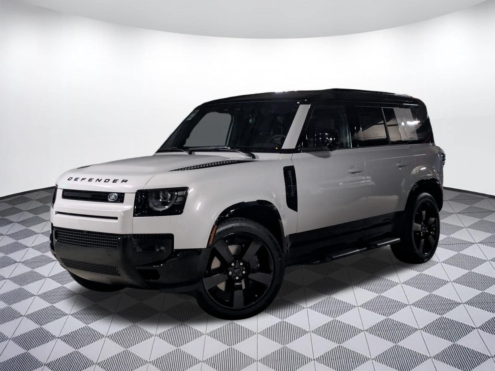 2026 Land Rover Defender 110 X-Dynamic SE — photo 1 of 31