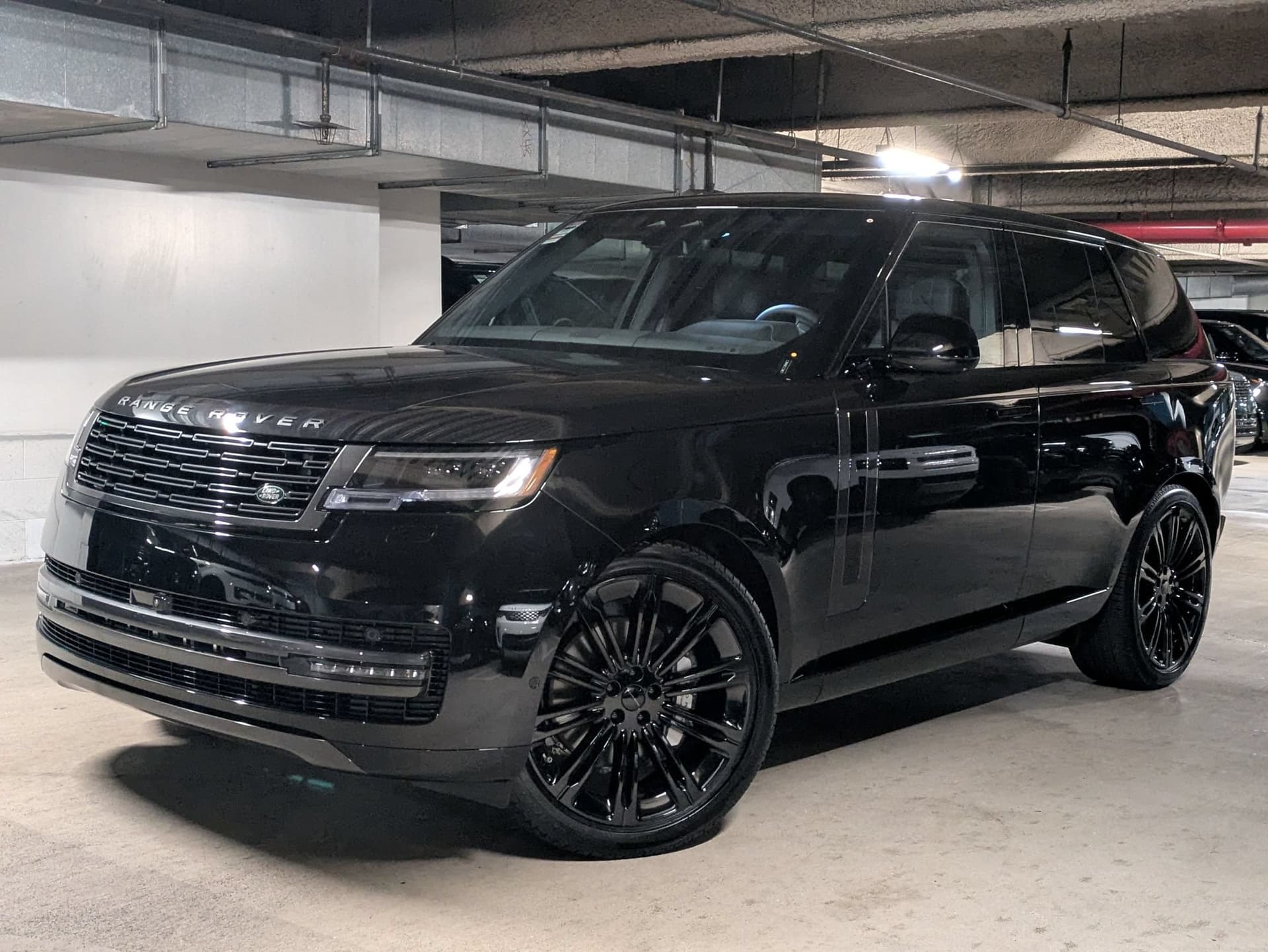 2026 Land Rover Range Rover SE — photo 1 of 31