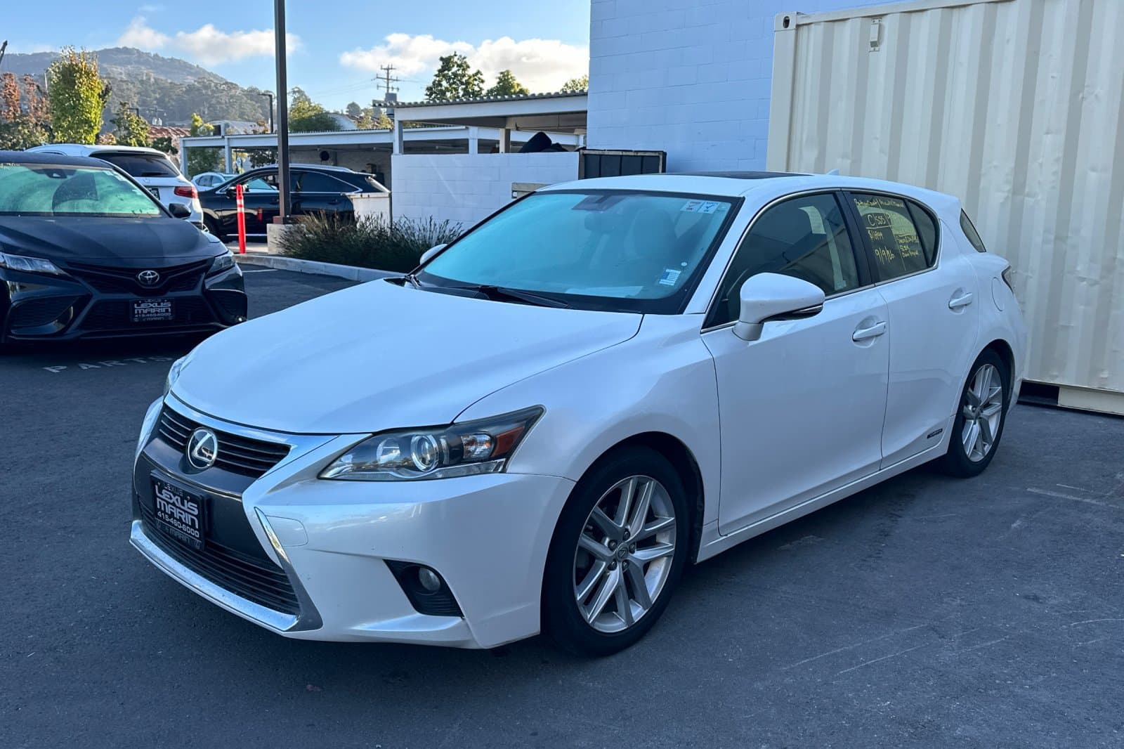 2017 Lexus CT CT 200h — photo 1 of 3