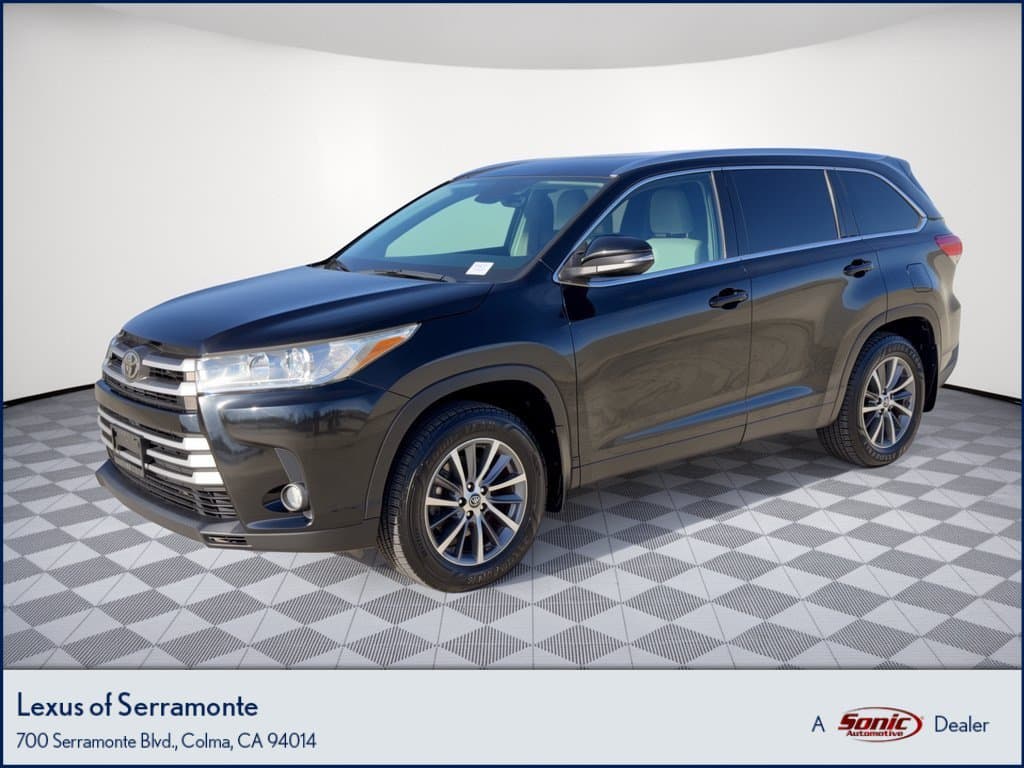 2019 Toyota Highlander Base — photo 1 of 35