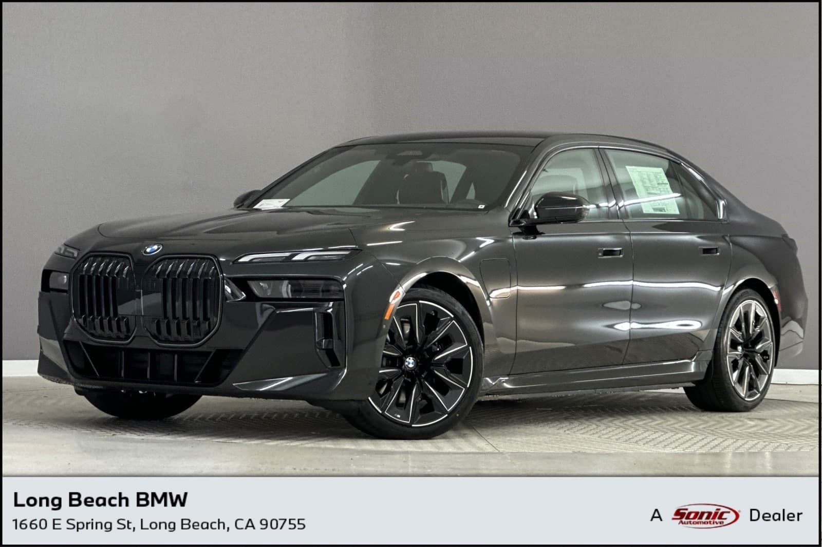 2026 BMW 750e xDrive — photo 1 of 43