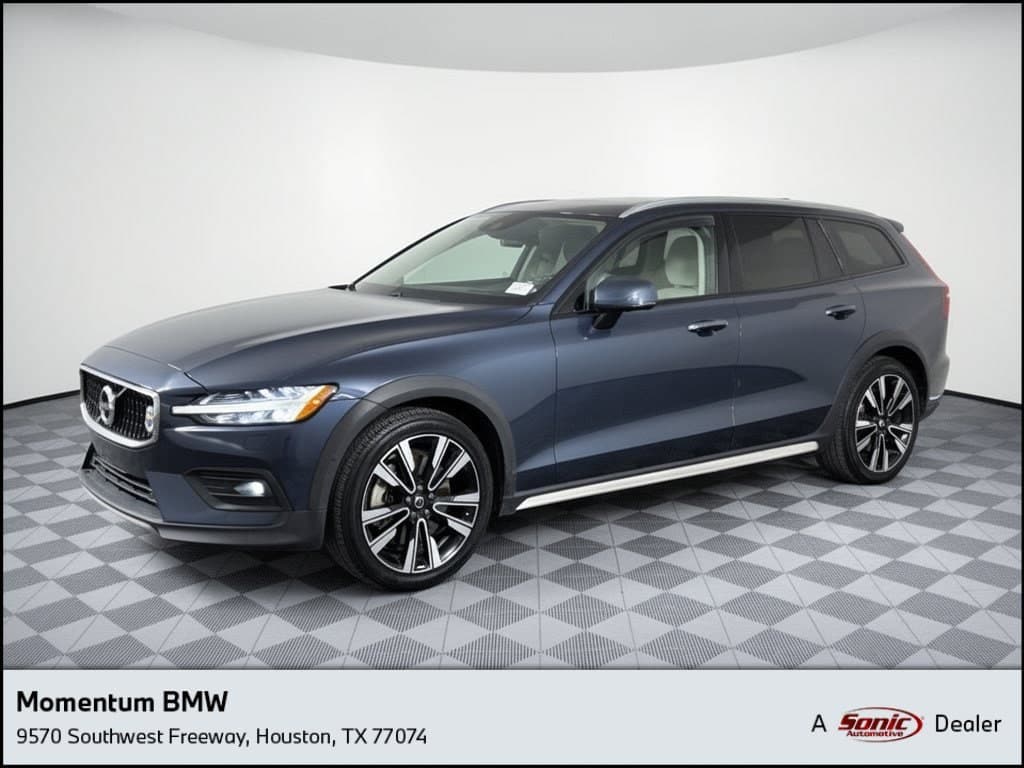 2020 Volvo V60 Cross Country Base — photo 1 of 31