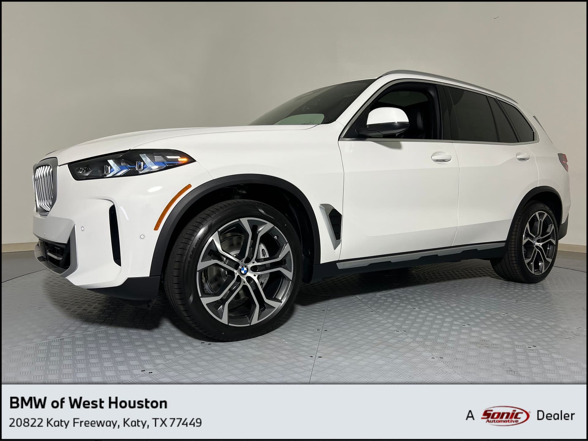 2026 BMW X5 sDrive40i — photo 1 of 42