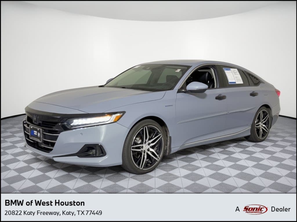 2022 Honda Accord Hybrid Touring — photo 1 of 31