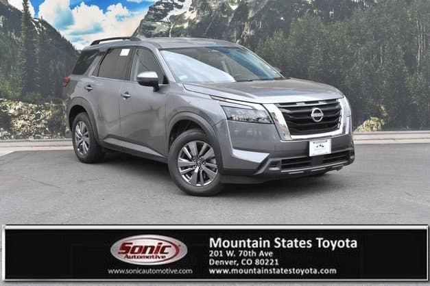 2025 Nissan Pathfinder SV — photo 1 of 37