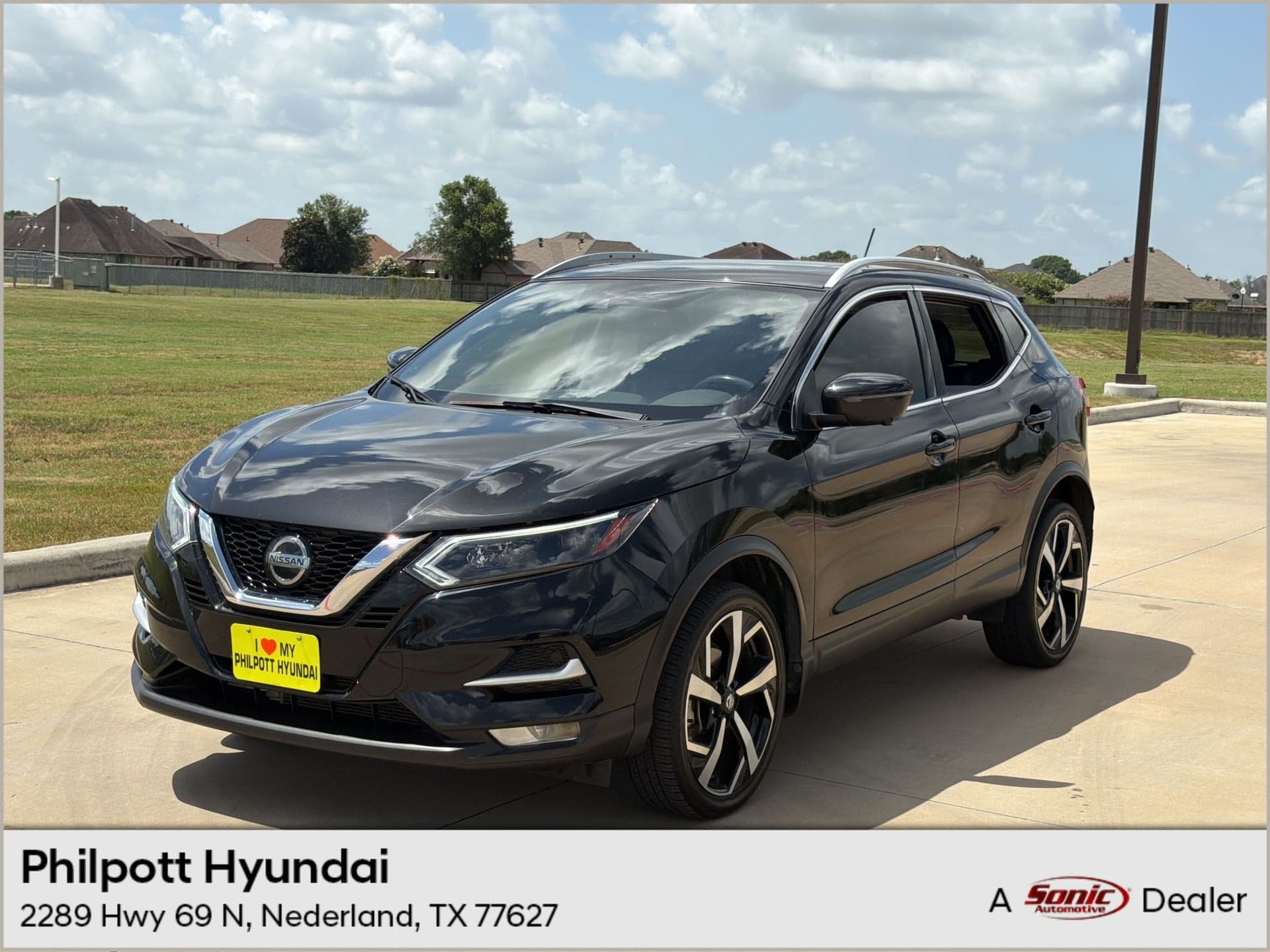 2022 Nissan Rogue Sport SL — photo 1 of 27