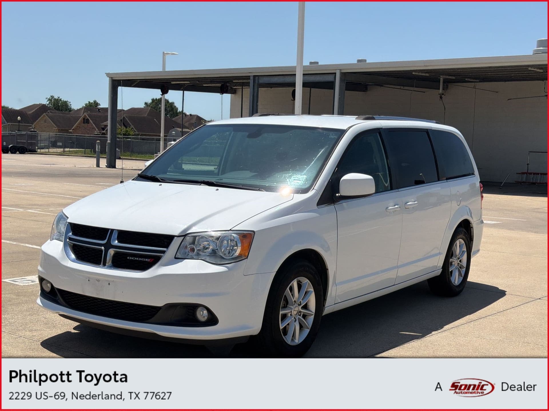2020 Dodge Grand Caravan SXT — photo 1 of 26