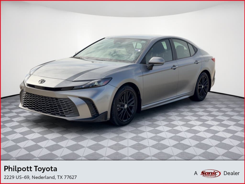 2026 Toyota Camry SE — photo 1 of 32