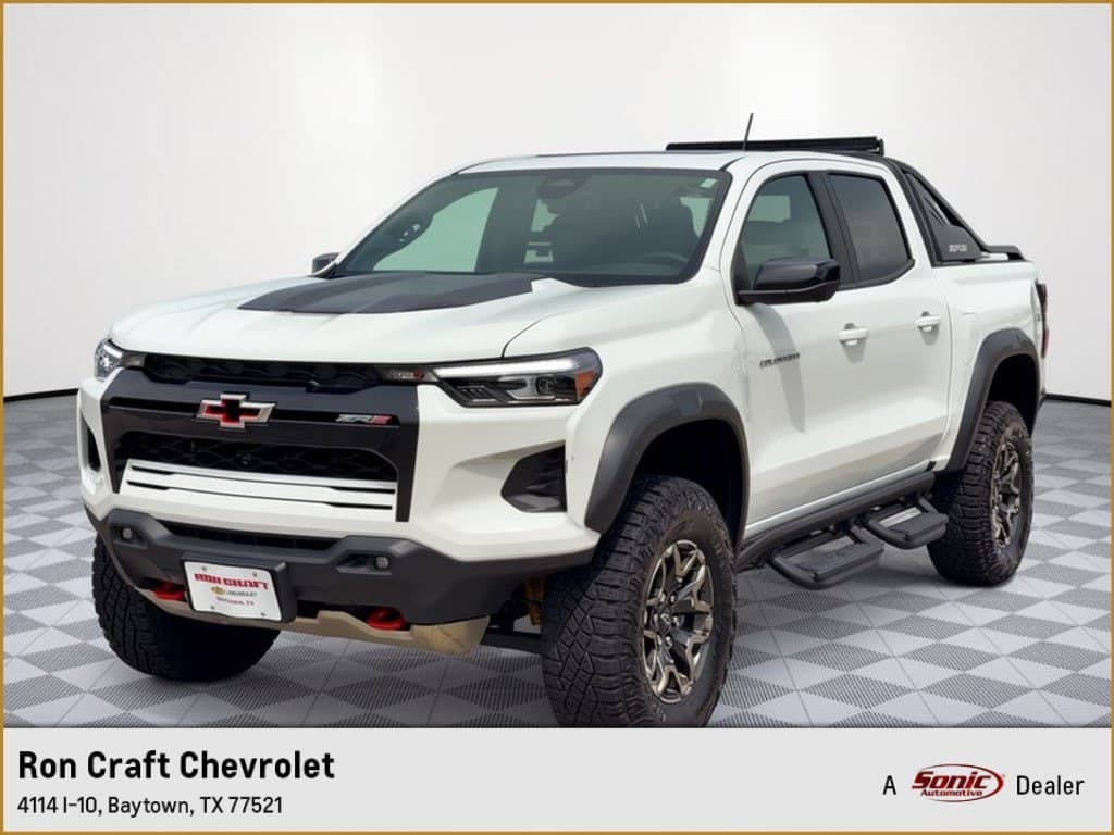 2024 Chevrolet Colorado 4WD ZR2 — photo 1 of 31
