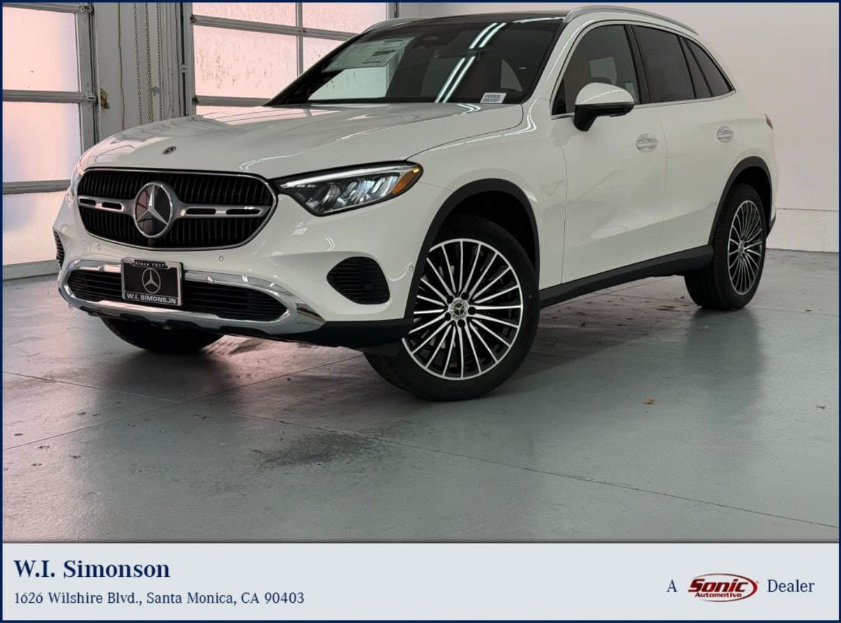 2027 Mercedes-Benz GLC GLC 300 — photo 1 of 33