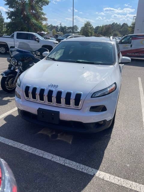 2016 Jeep Cherokee Latitude — photo 1 of 5