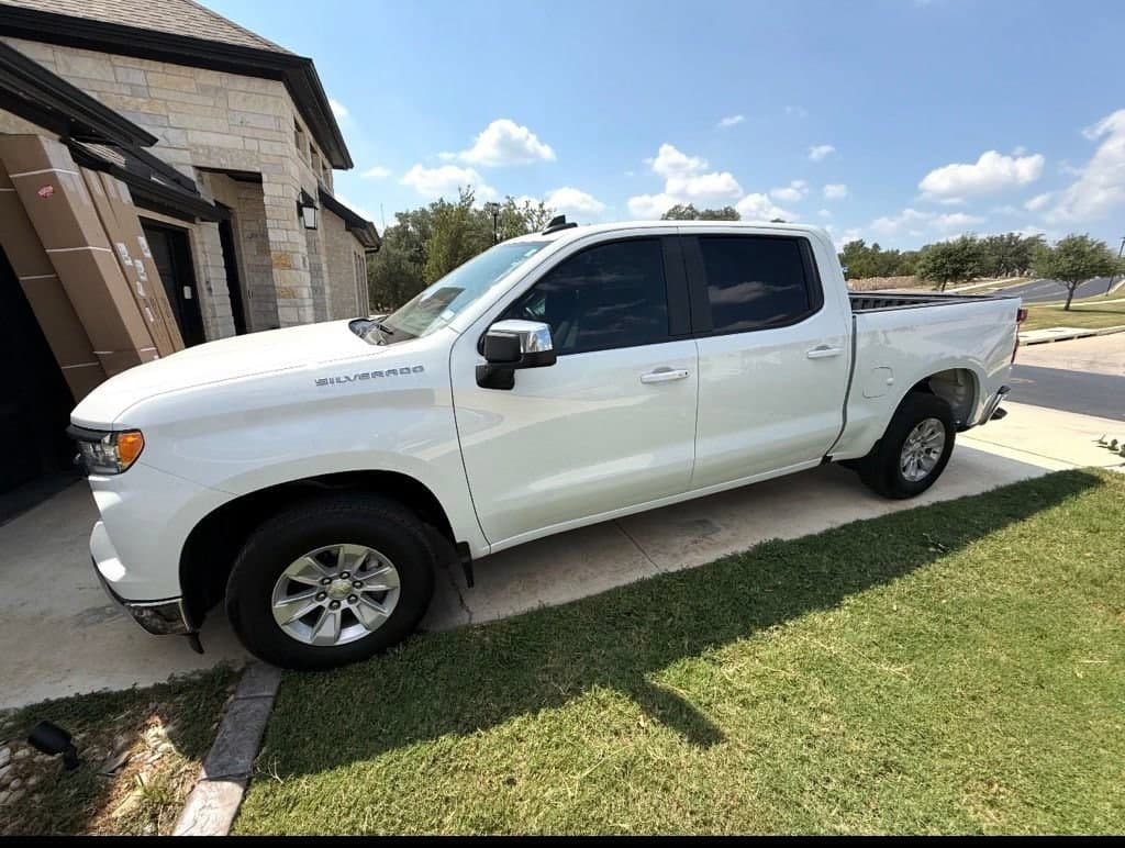 2024 Chevrolet Silverado 1500 LT — photo 1 of 2