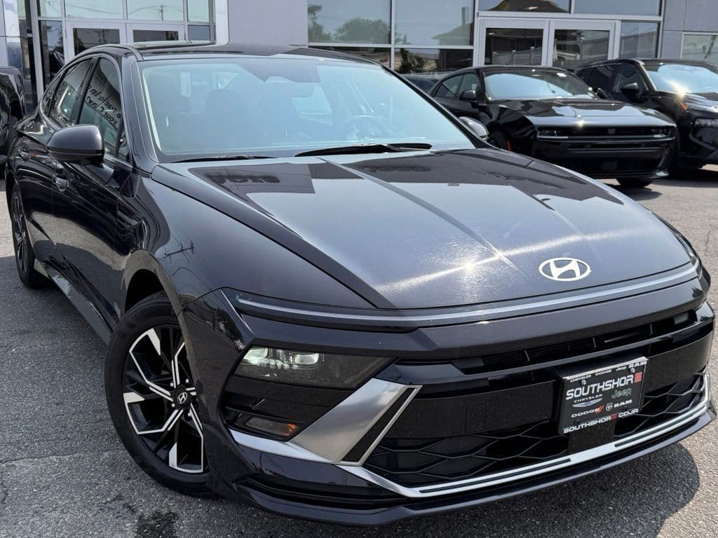 2025 Hyundai Sonata SEL — photo 1 of 23