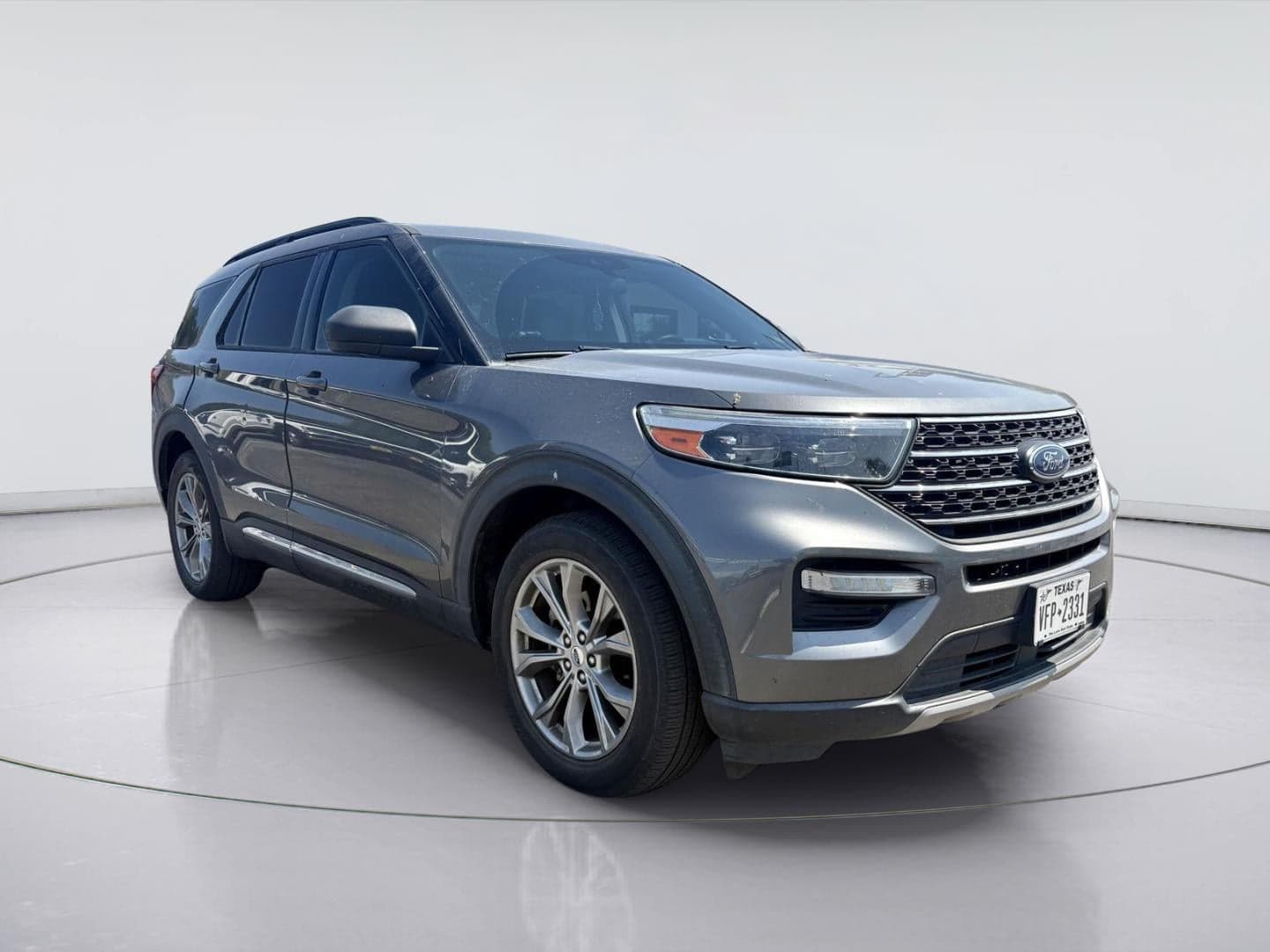 2022 Ford Explorer XLT — photo 1 of 17