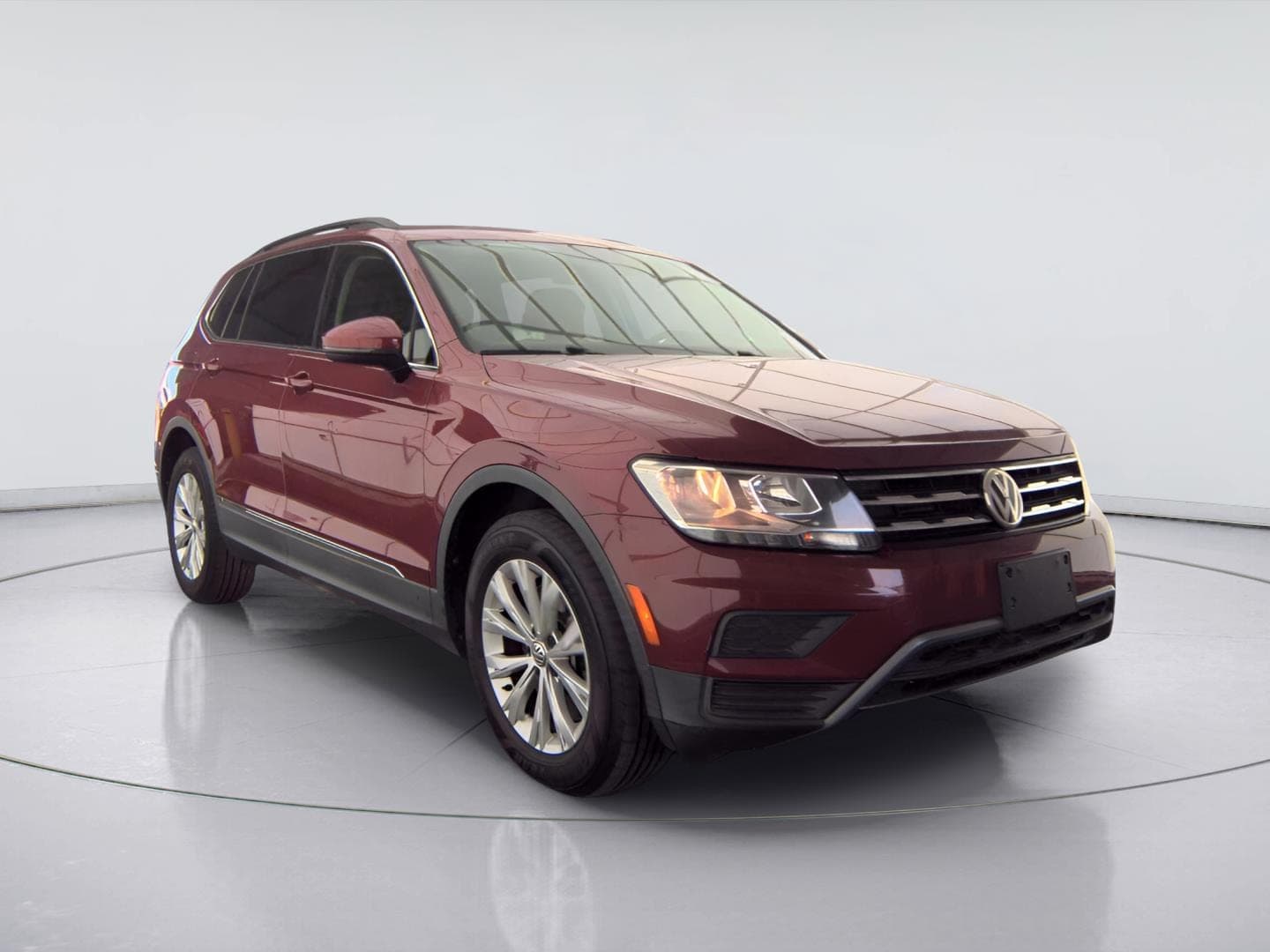 2018 Volkswagen Tiguan SE — photo 1 of 13