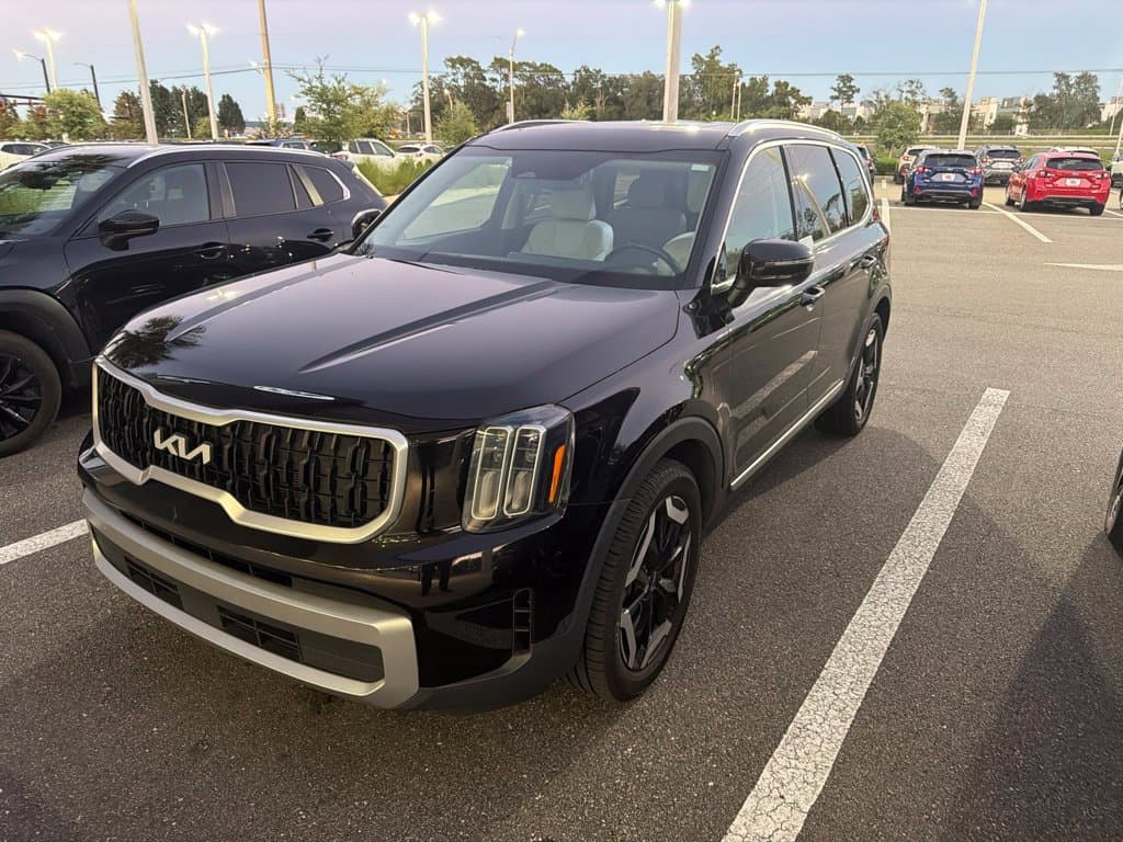 2024 Kia Telluride EX — photo 1 of 3