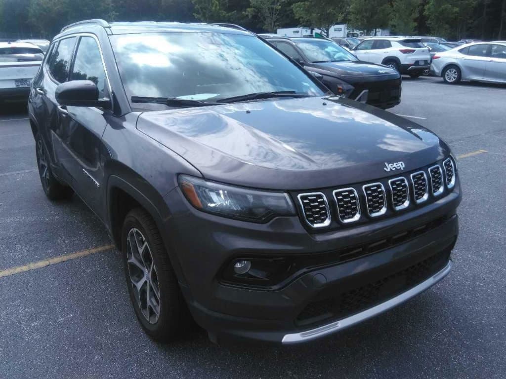 2024 Jeep Compass Limited — photo 1 of 3
