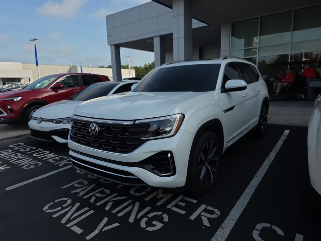 2025 Volkswagen Atlas 2.0T SEL Premium R-Line — photo 1 of 9