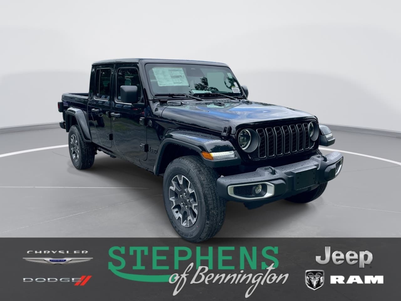 2026 Jeep Gladiator SAHARA 4X4 — photo 1 of 31