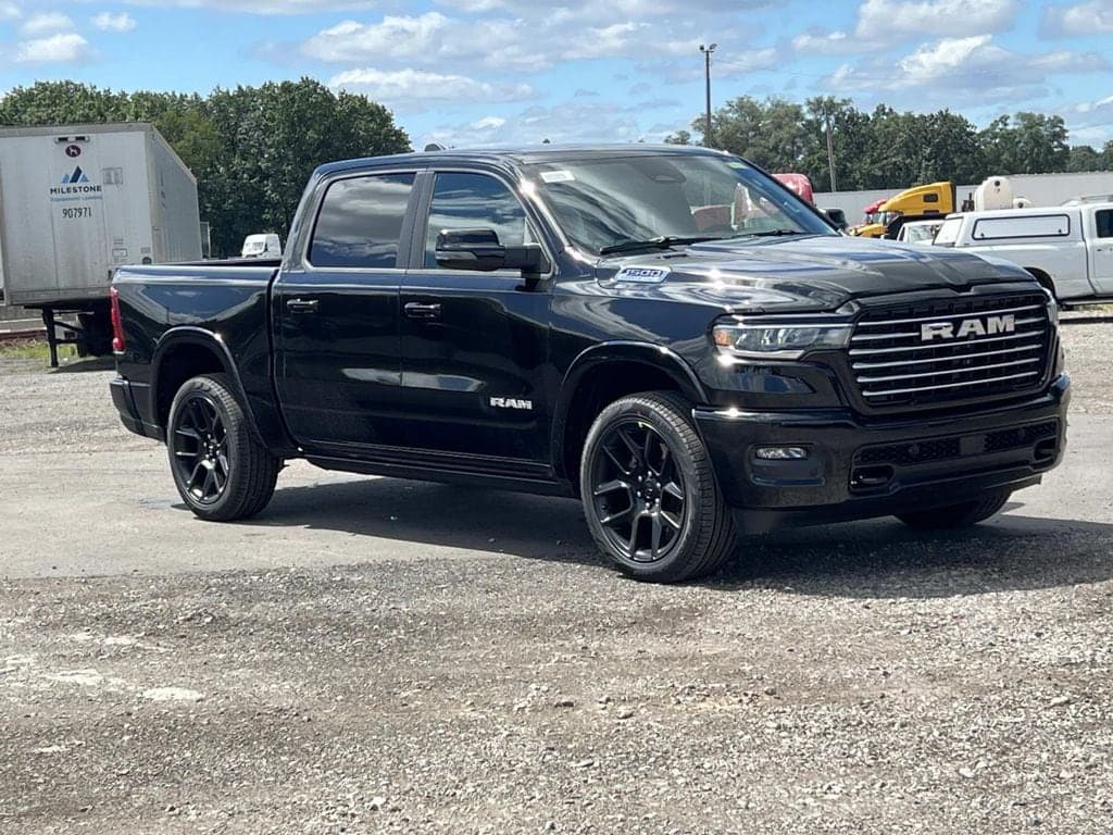 2027 RAM 1500 Laramie — photo 1 of 31