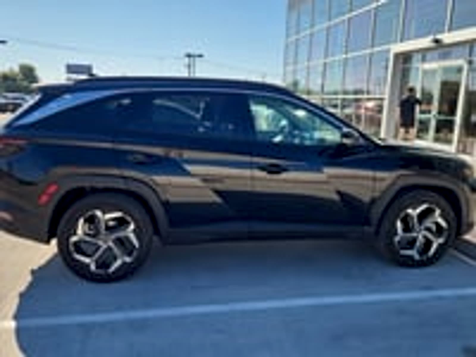 2024 Hyundai Tucson Hybrid Limited — photo 1 of 7