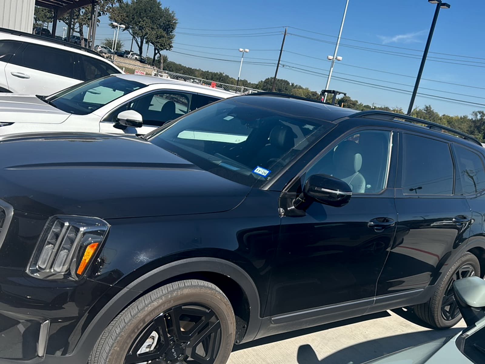 2023 Kia Telluride Base — photo 1 of 9