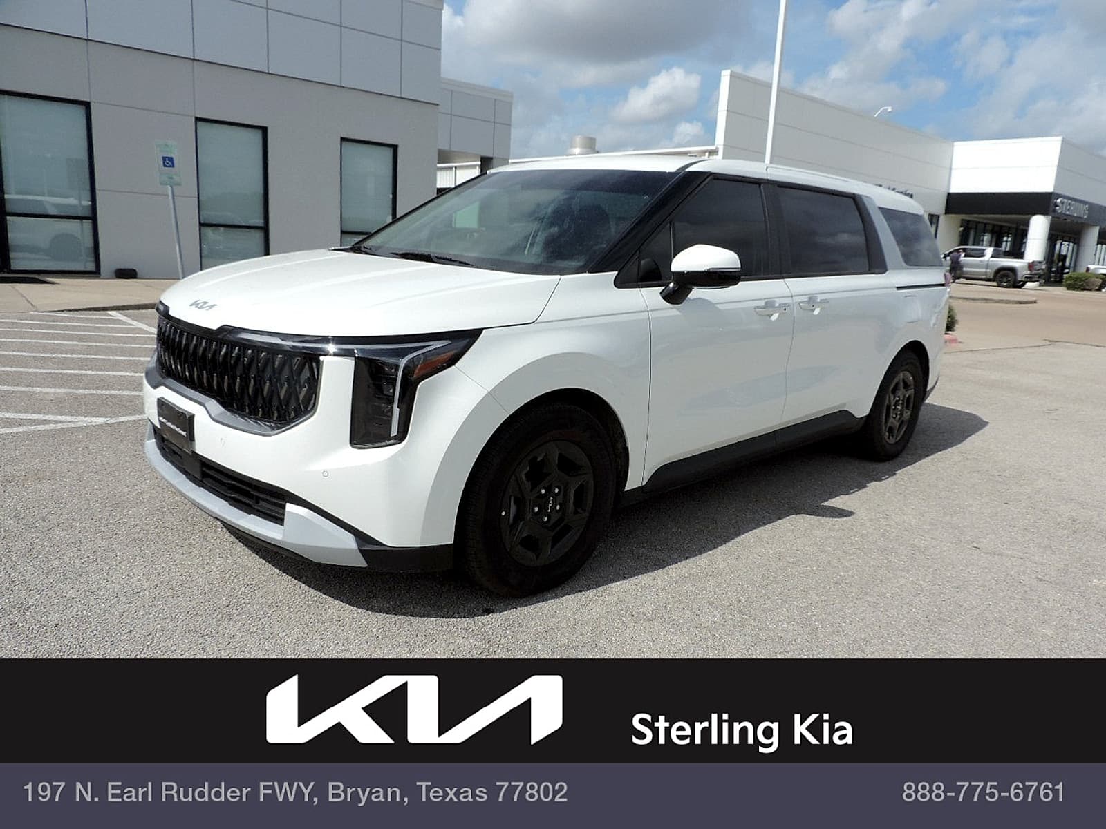 2026 Kia Carnival LXS — photo 1 of 24