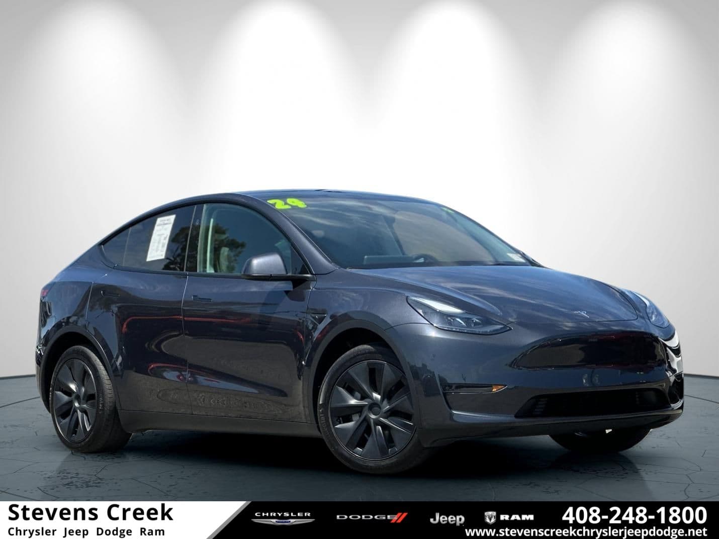 2024 Tesla Model Y Long Range — photo 1 of 27
