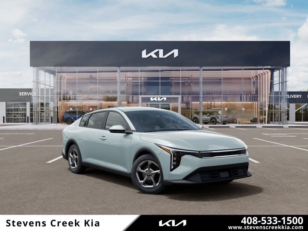 2026 Kia K4 LXS — photo 1 of 28