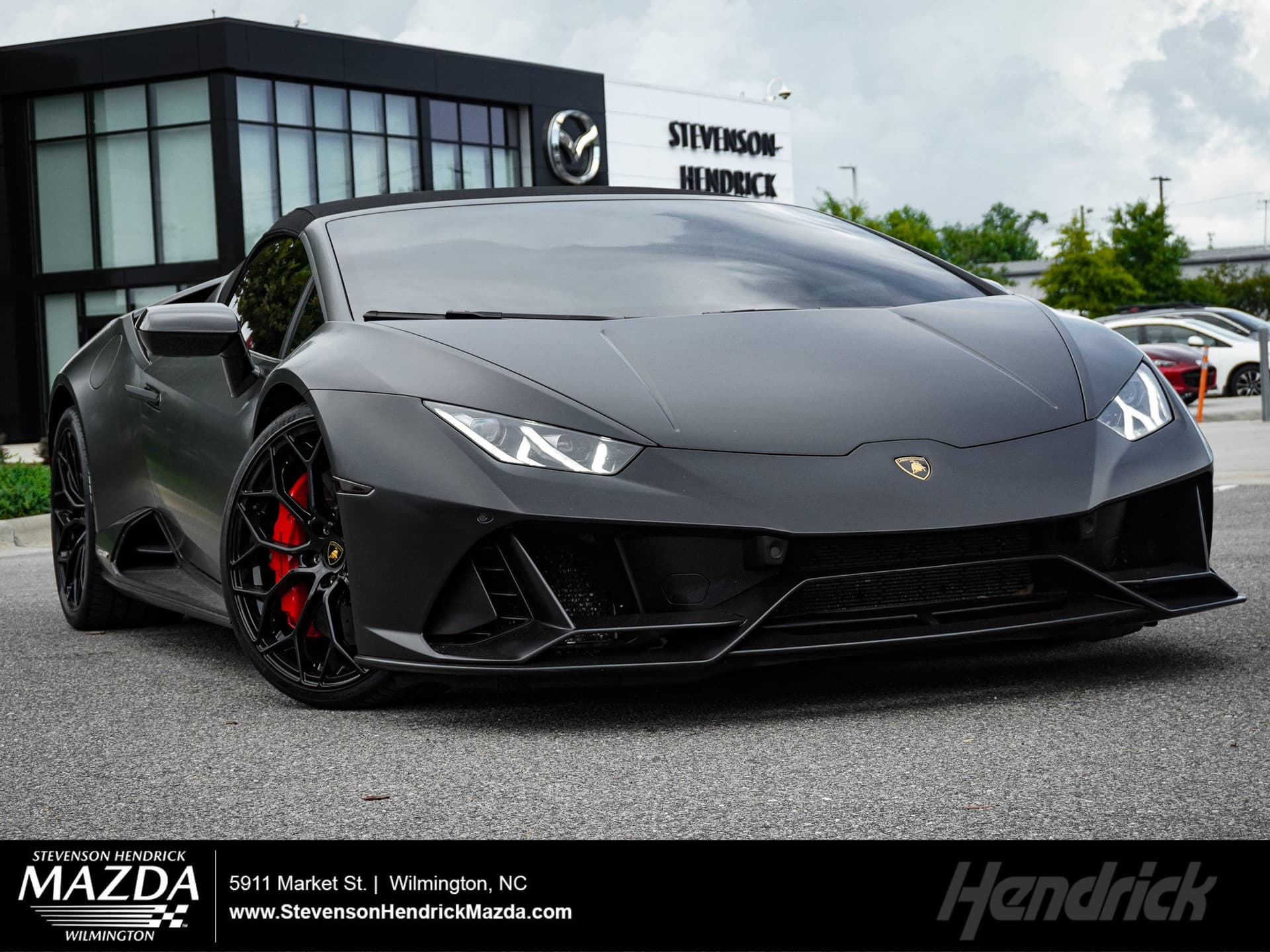 2022 Lamborghini Huracan EVO Base — photo 1 of 37