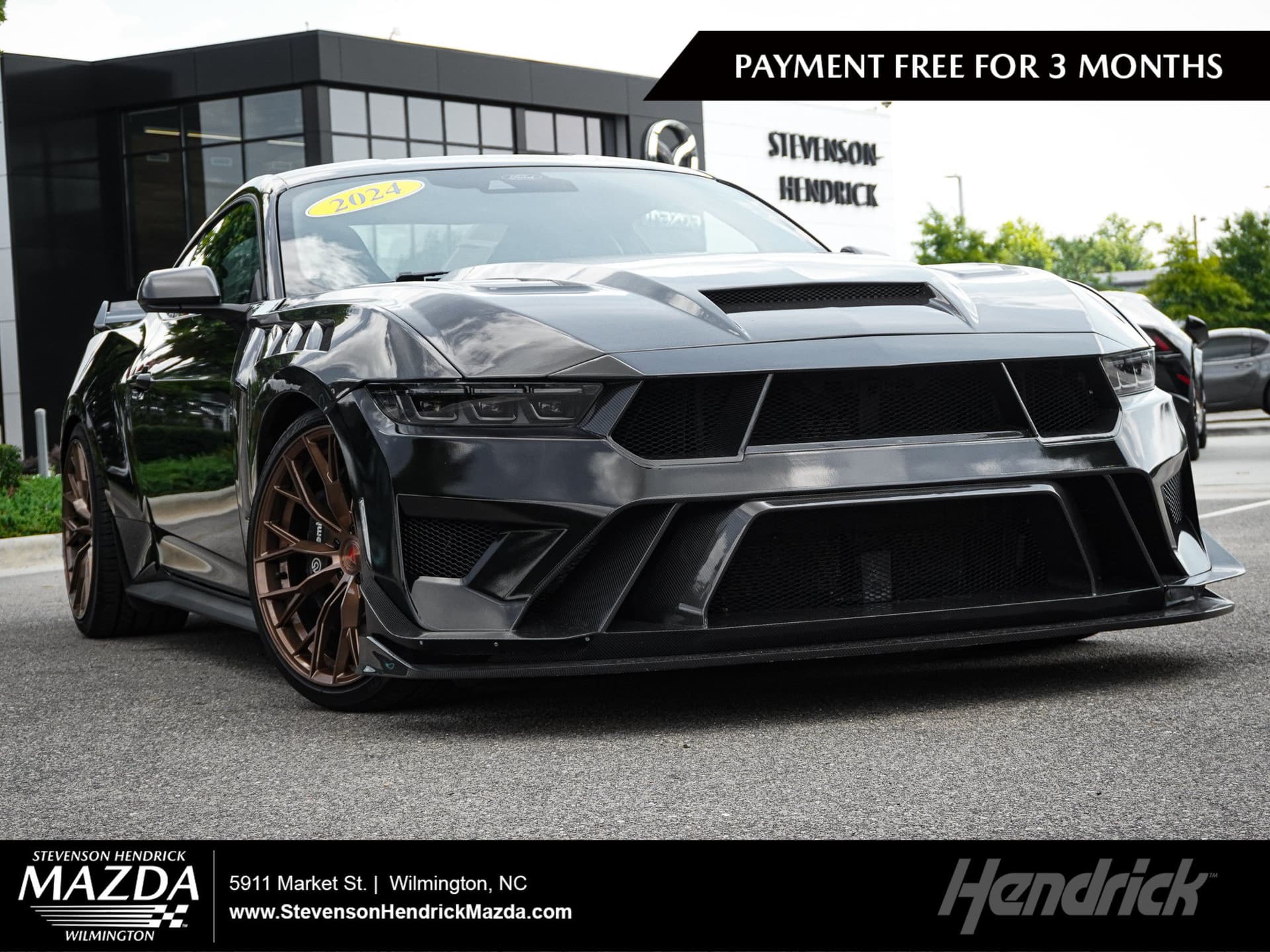 2024 Ford Mustang Dark Horse — photo 1 of 40