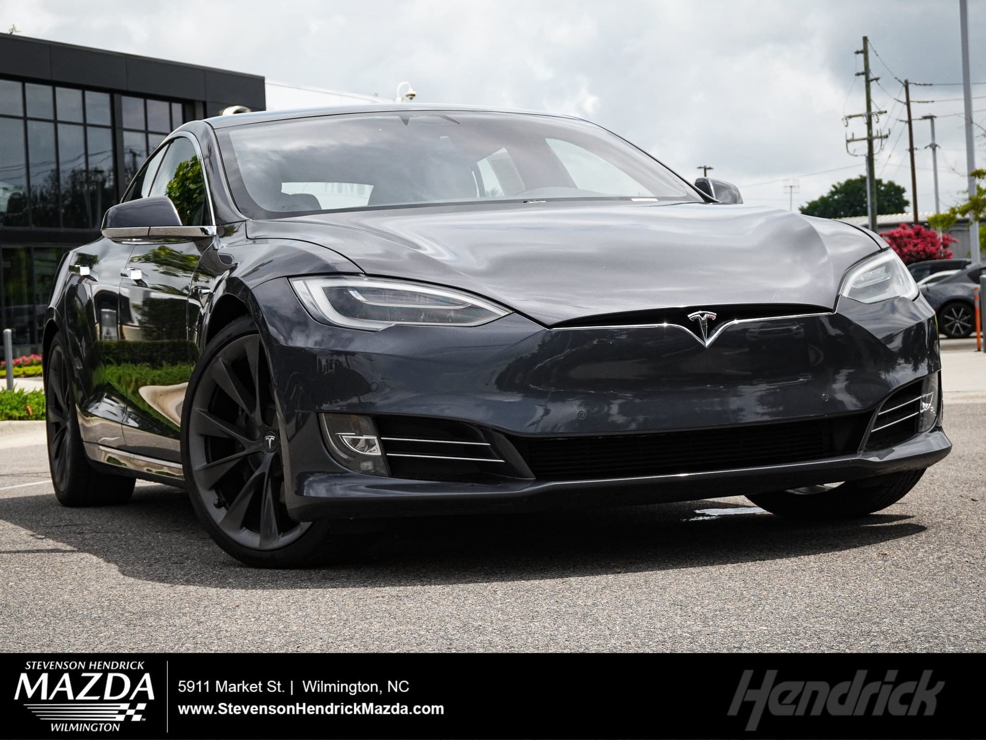 2020 Tesla Model S Long Range Plus — photo 1 of 33