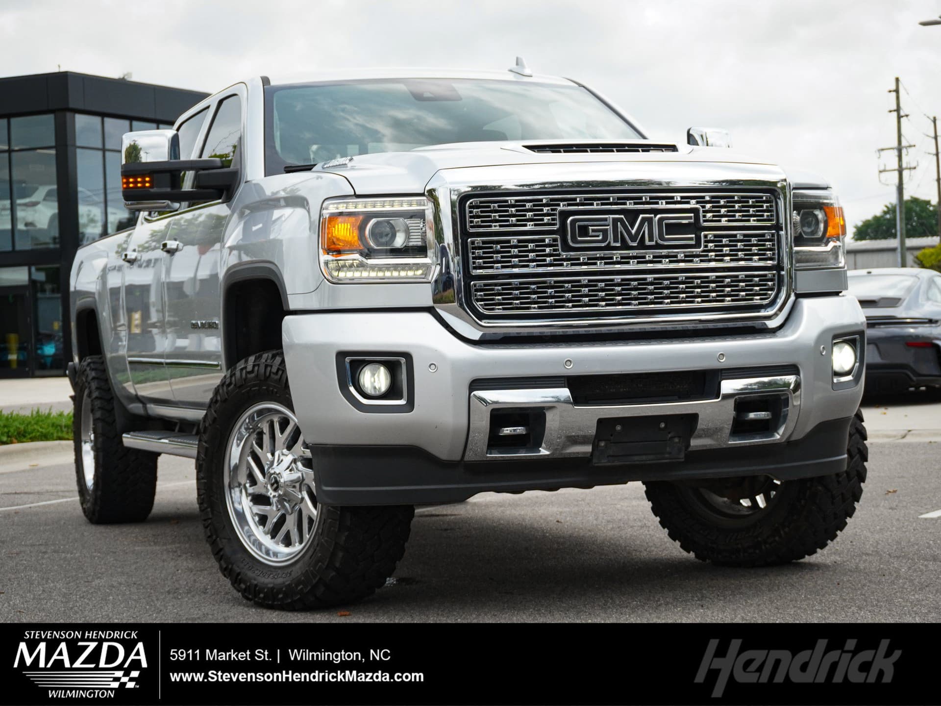 2019 GMC Sierra 2500HD Denali — photo 1 of 40