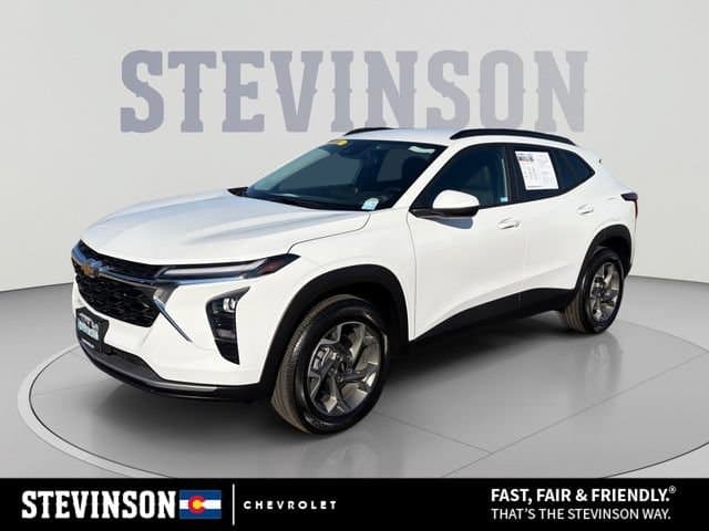 2026 Chevrolet Trax LT — photo 1 of 32