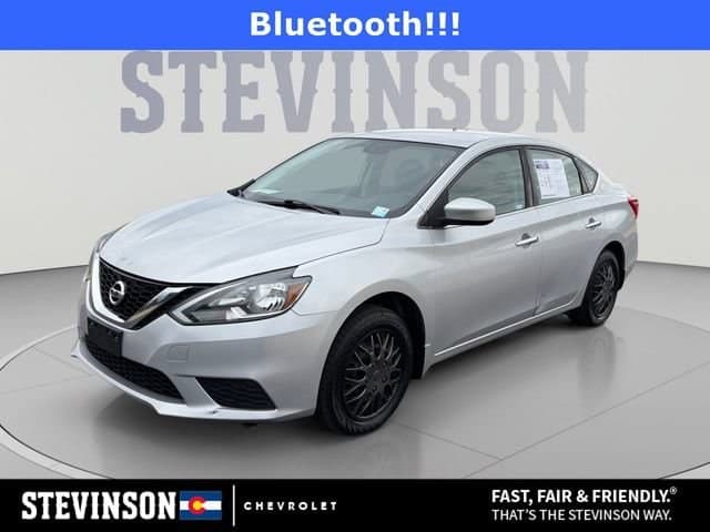 2017 Nissan Sentra S — photo 1 of 32
