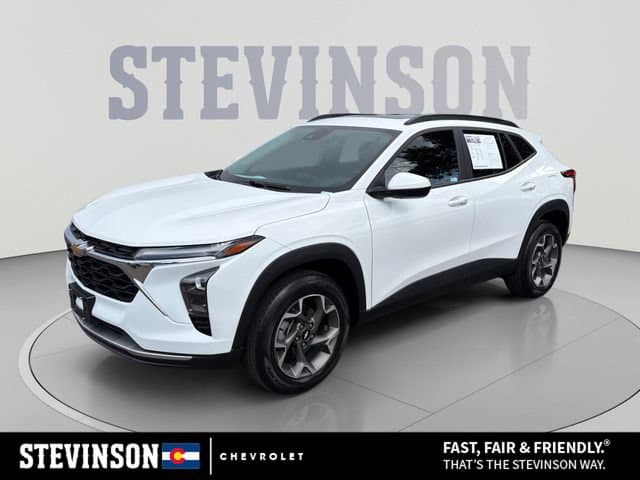 2024 Chevrolet Trax LT — photo 1 of 32