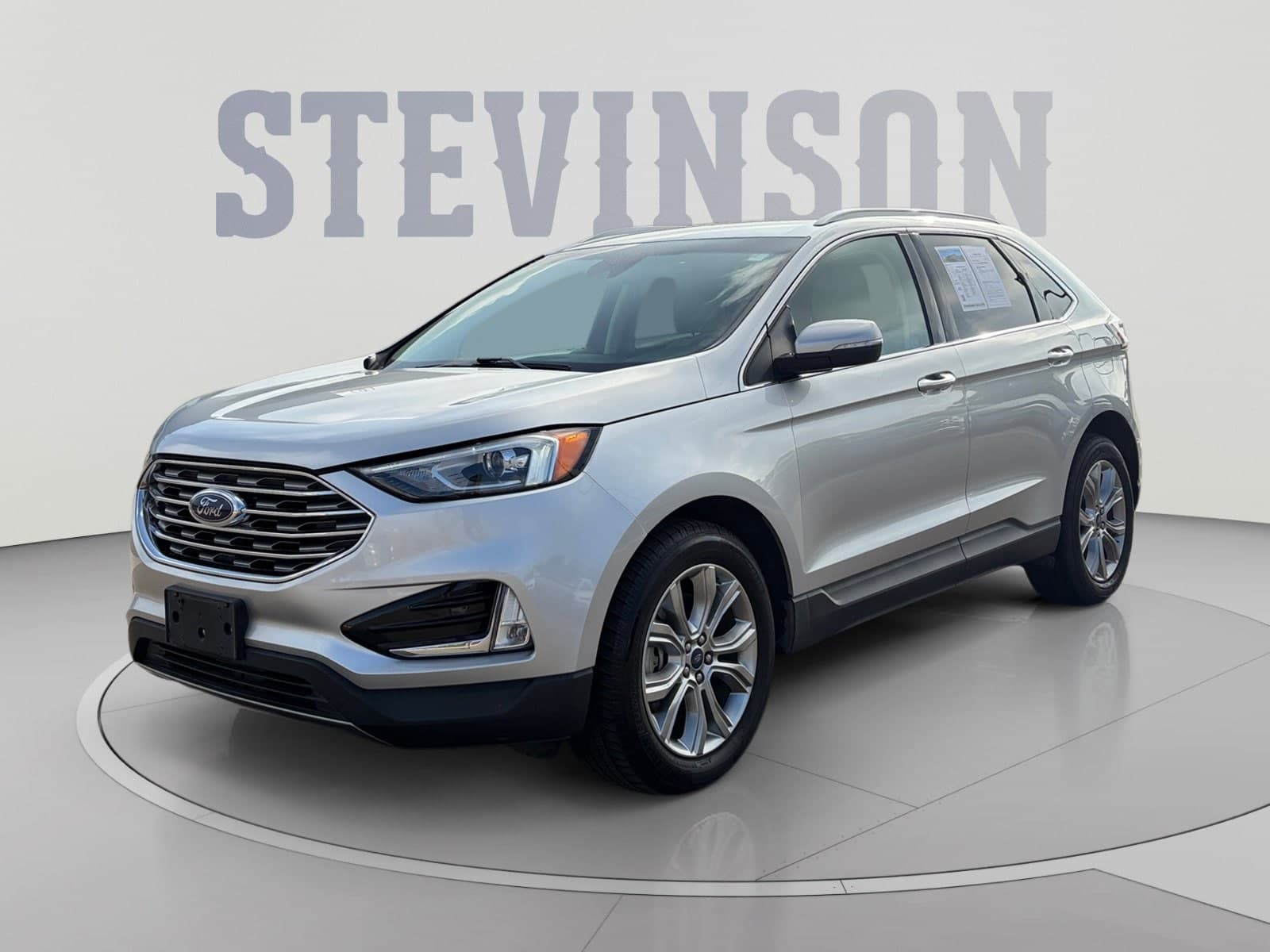 2019 Ford Edge Titanium — photo 1 of 33