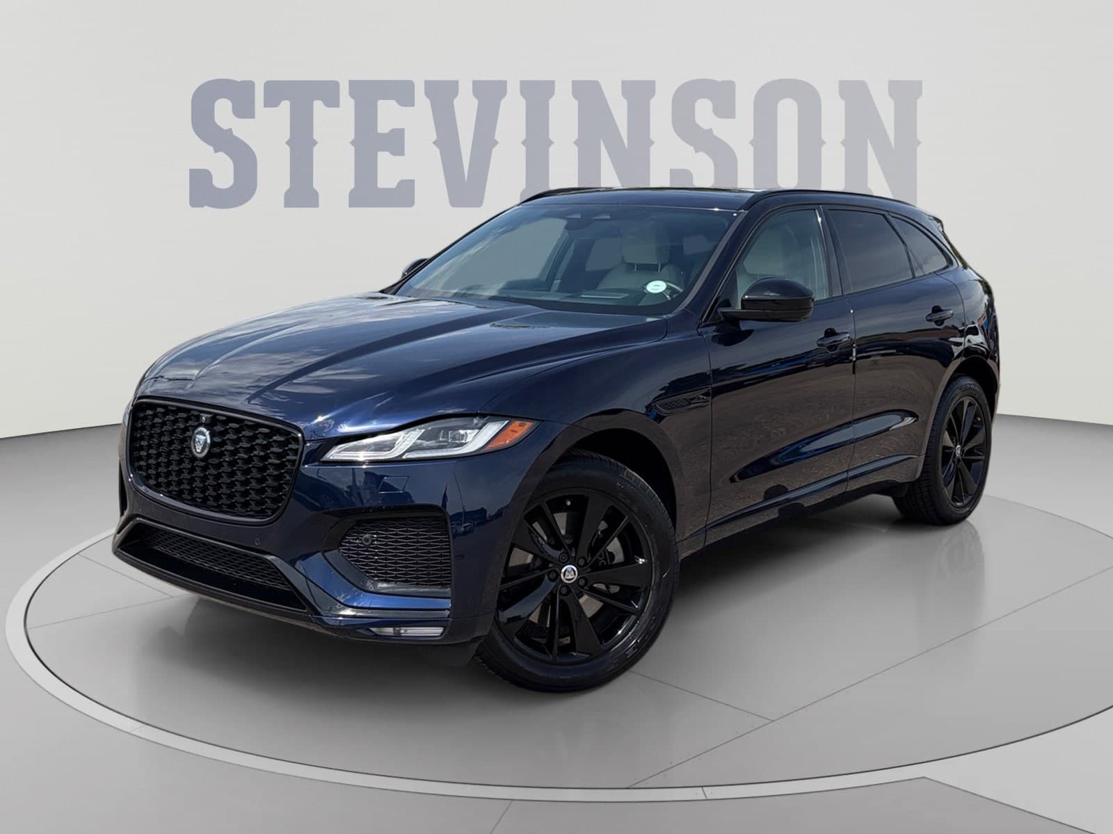 2026 Jaguar F-PACE R-Dynamic S — photo 1 of 32