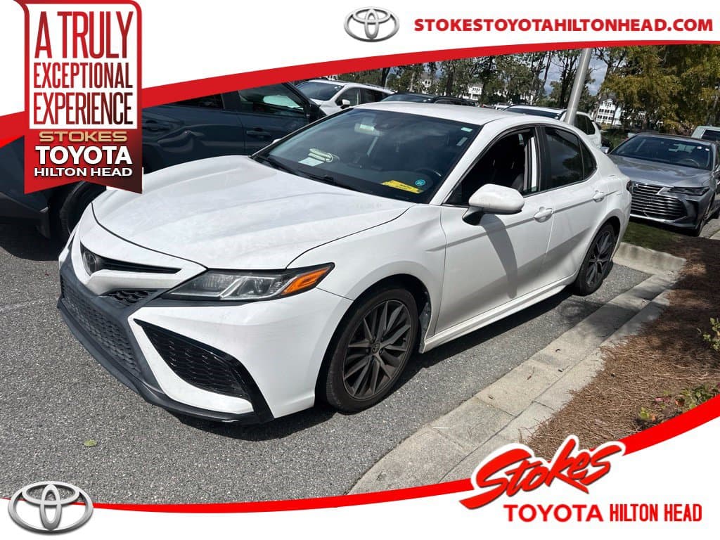 2021 Toyota Camry SE — photo 1 of 3