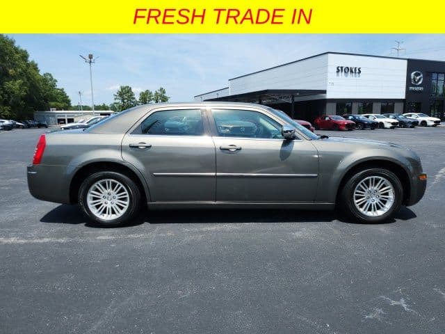 2008 Chrysler 300 Touring — photo 1 of 30
