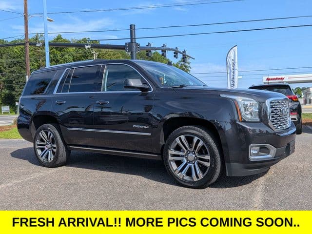 2020 GMC Yukon Denali — photo 1 of 34