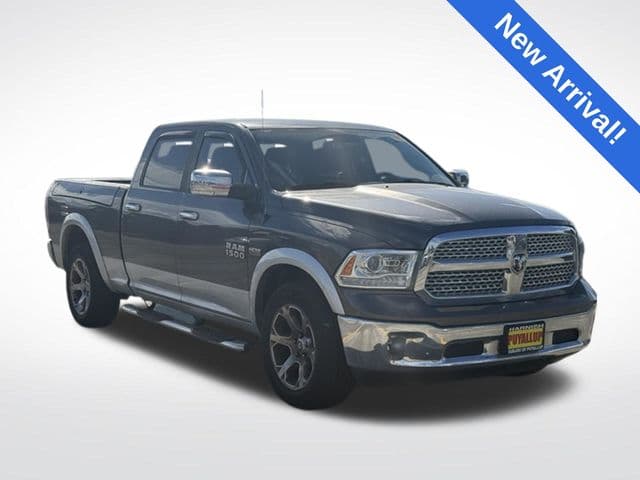 2017 RAM 1500 Laramie — photo 1 of 13