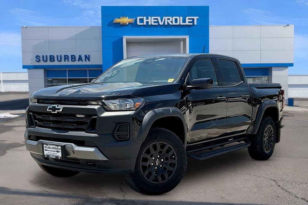 2024 Chevrolet Colorado 4WD Trail Boss — photo 1 of 29