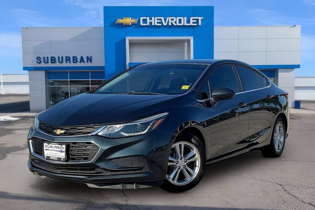 2018 Chevrolet Cruze LT — photo 1 of 31