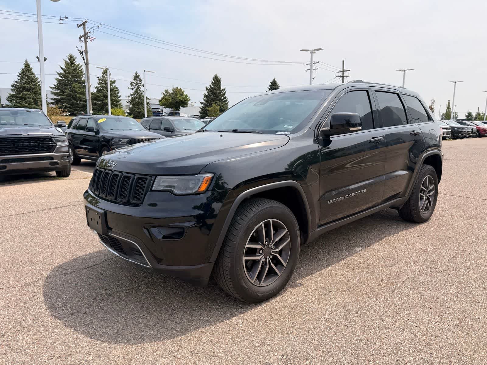 2019 Jeep Grand Cherokee Limited — photo 1 of 23
